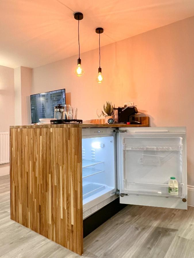 The Bohemian Basement Apartment Maidstone Exterior photo